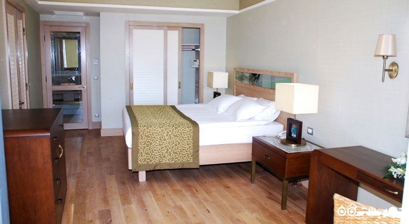 تخت بزرگ اتاق فمیلی